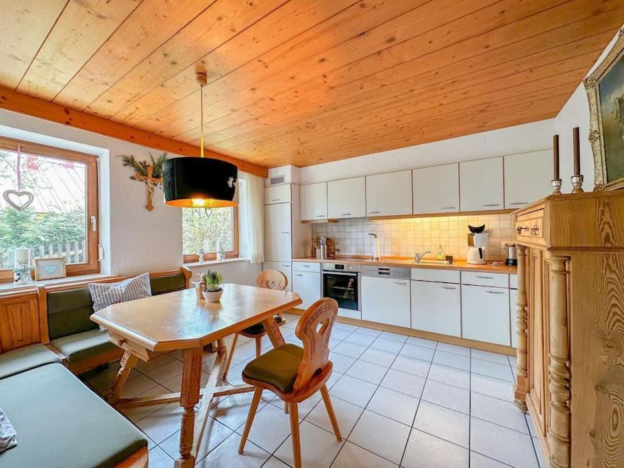 Alpines Wohlfuehl-Apartment Oplus Oberstaufen Buitenkant foto